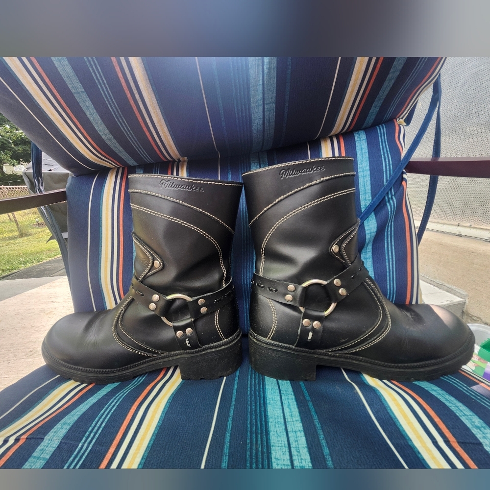 EUC Milwaukee Womens Motorcycle Booots,  100% Leather Upper Sz 8.5